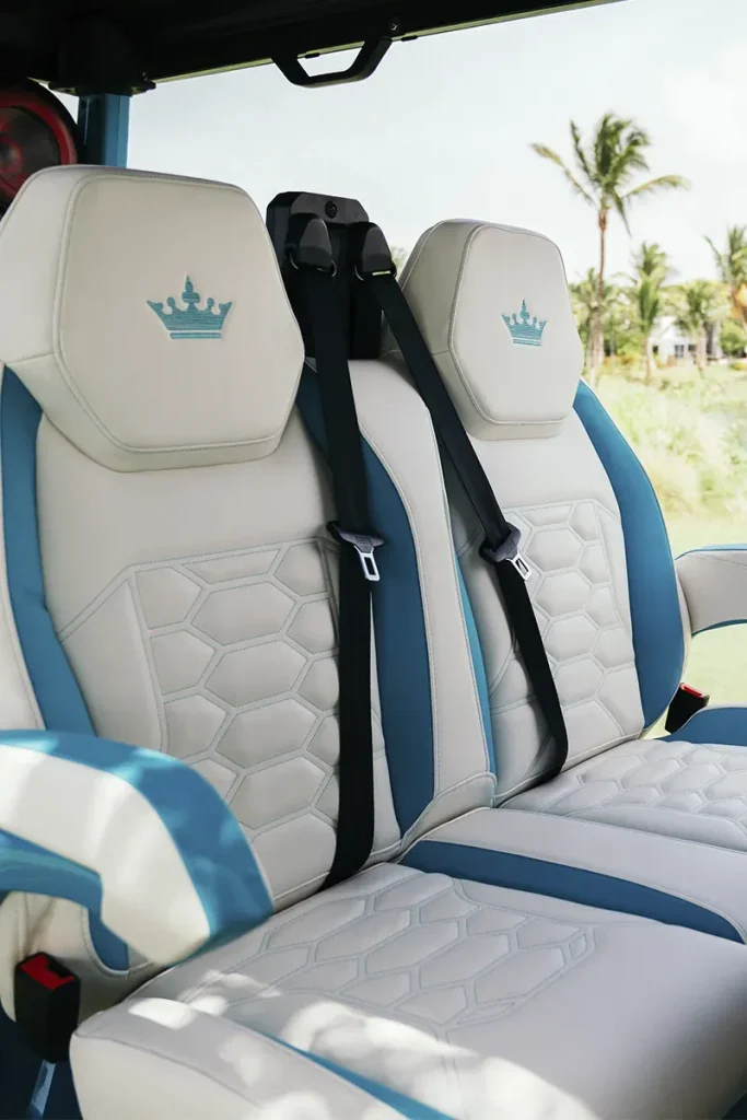 White, these are the seats of the cart, which is D-MAX GT6 series car evolution