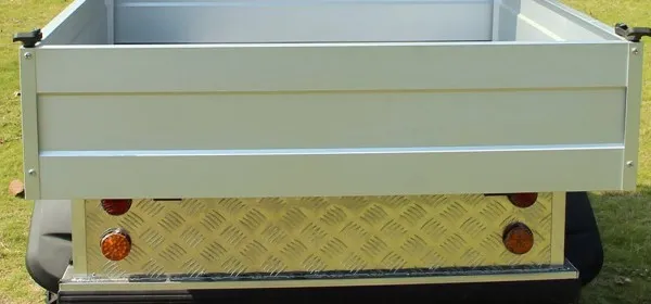 Fotografía trasera del vehículo Turfman 800 con estructura ultra resistente que soporta de 360 a 450 kg incluyendo personas y carga